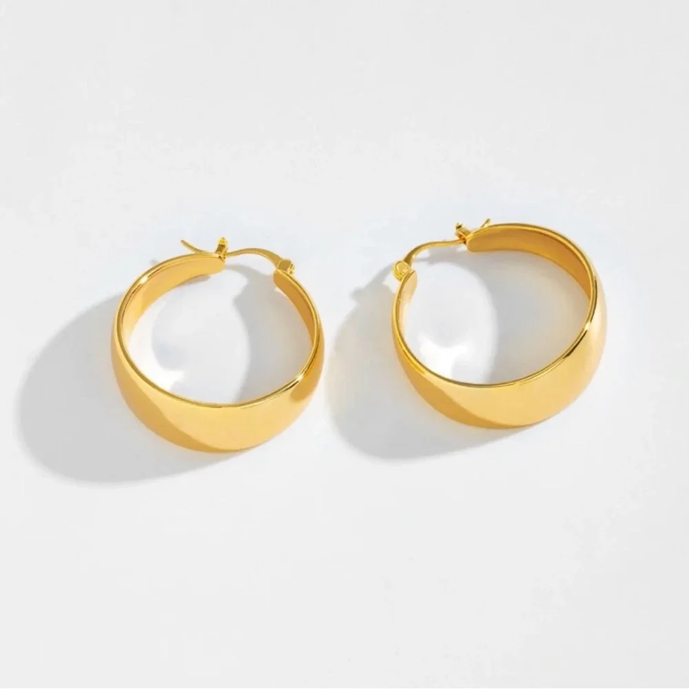 NEW 18k Gold Plated Paperclip Cc Stainless Steel Hollow Chain Hoop Earrings - Picture 3 of 4